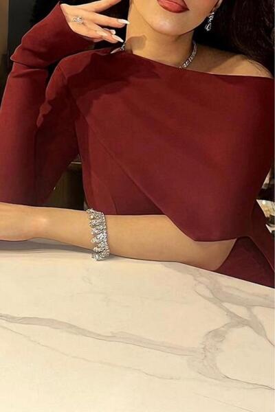 leon style A distinctive evening dress in burgundy