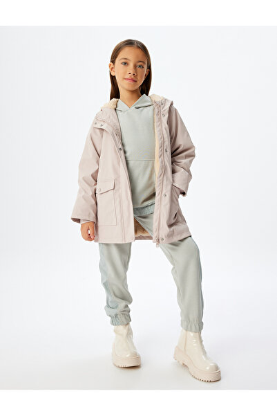 Koton Kapşonlu Yağmurluk Peluş Astarlı Su Geçirmez Kapaklı Cepli