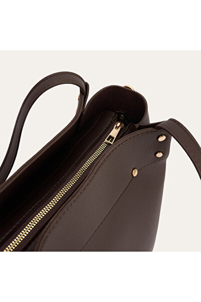 Mudo Shoulder Bag with Strap Detail