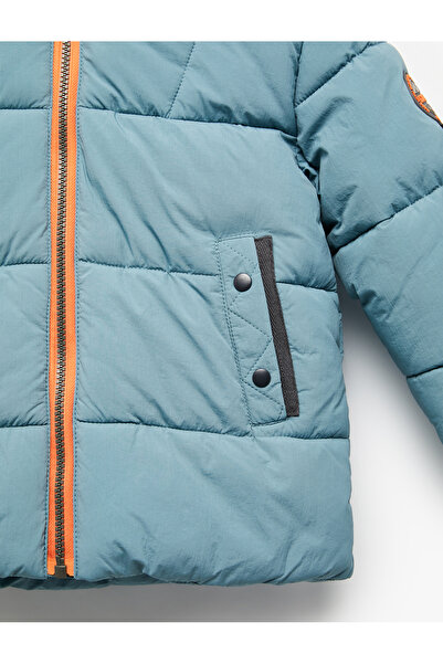 Koton Palton puf cu glugă, cu mâneci lungi, buzunare și blană artificială în interior