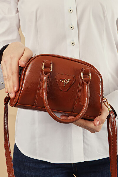 Garbalia Lille Women's Tan Shoulder Bag with Adjustable Strap and Zipper Lock