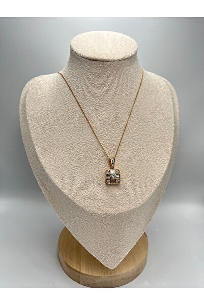 MyladyAccessoriess قلادة حجر الباجيت بتصميم قلب (فولاذ)