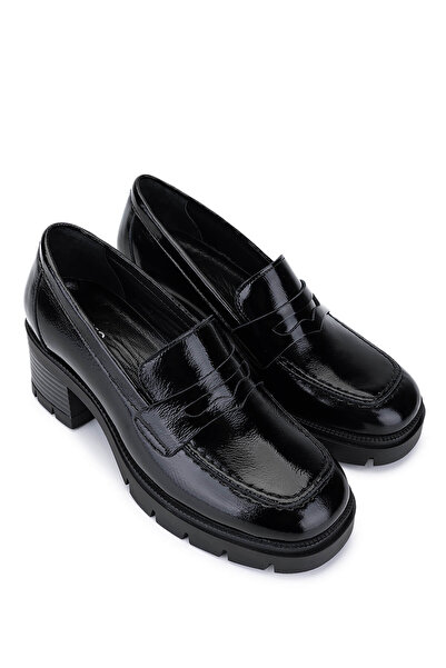 Tamer Tanca Kadın Hakiki Deri Siyah Rugan Topuklu Ayakkabı