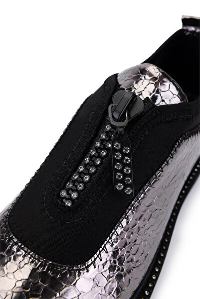 Tamer Tanca Women's Faux Leather/Textile Metallic Casual Shoes