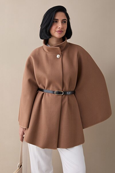 InStyle Къса наметка с колан на яката и кремаво кафе