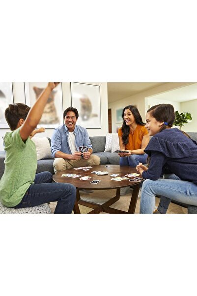 Mattel Games Phase 10, Rummy-style Card Game FFY05