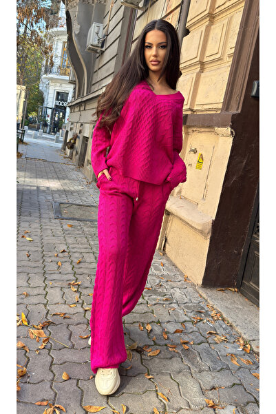 Pretty Women's knitted tracksuit