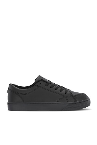 Slazenger Foster in Women's Black / Black Casual Sneakers