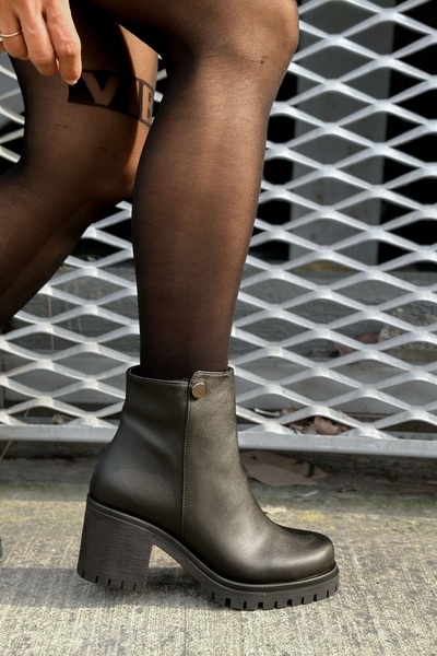 Shoebutik Γυναικείες μπότες με τακούνι Sheron Μαύρες Δερμάτινες