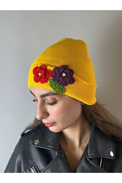 Gönülden Tasarım Hand Knitted Flower Embroidered Women's Beanie