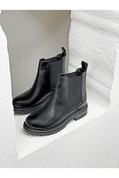 NUR KARACA 26K440 أحذية من الجلد الطبيعي مع نعل مطاطي