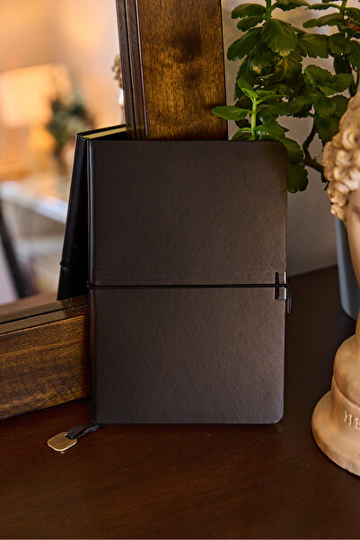 locko Kişiye Özel Siyah Lastikli Vegan Deri Düz 224 Sayfa Çizgili Not Defteri