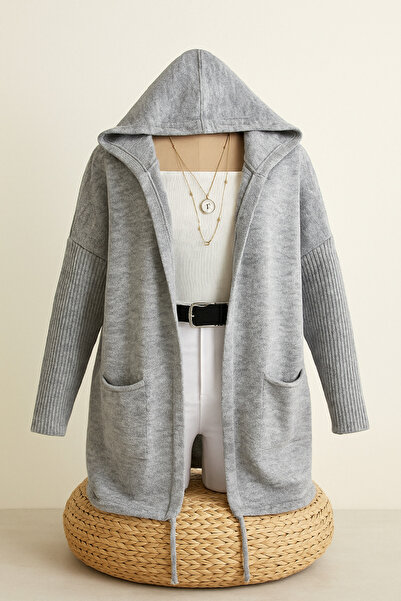 FEMELLE Gray Hooded Batwing Sleeve Oversized Knitwear Cardigan Double Pocket Standard Size (Compatible with Sizes up to 48)