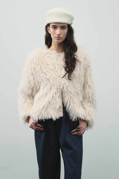 Hooopstore Short Faux Fur Ecru Jacket