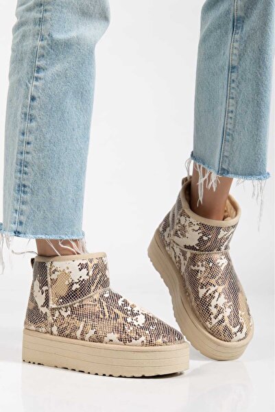 OLA Mini Bej Süet İçi Kürklü Kalın Taban Yılan Derisi Desenli Kadın Bot