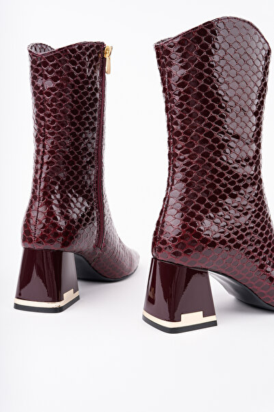 Women Lay-z Kadın Yılan Desenli Rugan Topuklu Bot 6.5 Cm Kalın Topuk Şık ve Modern Günlük Tasarım