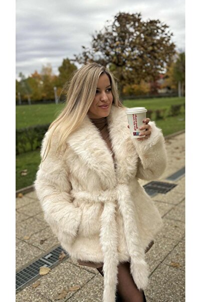 ElisaStoree Ariel's fur coat