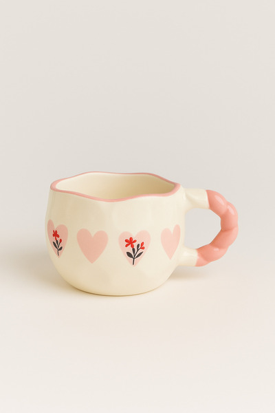 Çağ Seramik Pembe Kalp Desenli El Yapımı Seramik Kupa – Pembe Kulplu Krem Kahve Kupası