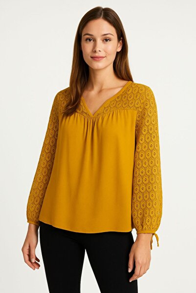 MEGHAN L.A Lace Detailed V-Neck Blouse