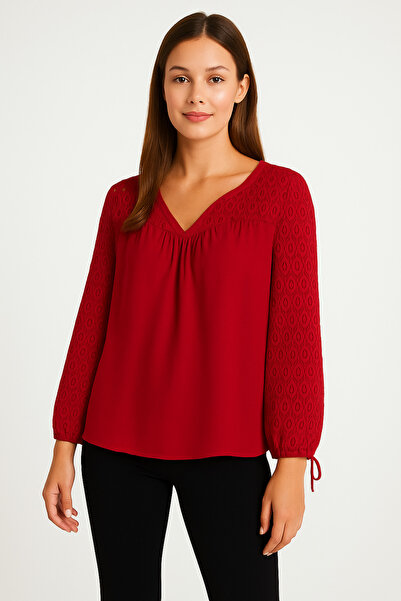 MEGHAN L.A Lace Detailed V-Neck Blouse