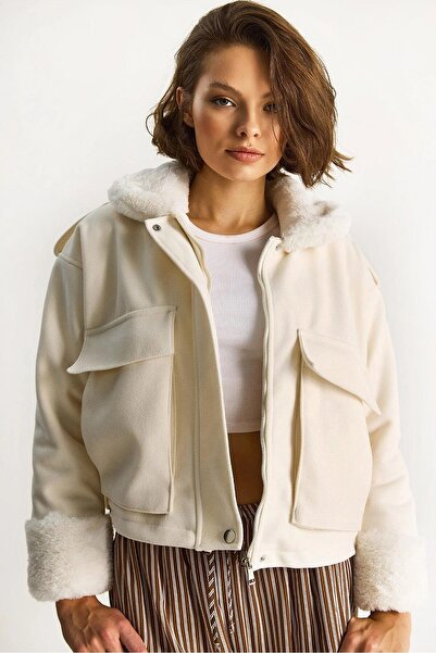 HARMONY GLOBAL Women's Beige Collar and Sleeve Plush Detailed Bell-Bottom Pocket Cashmere Coat – Zippered, Stylish Winter Jacket 2751