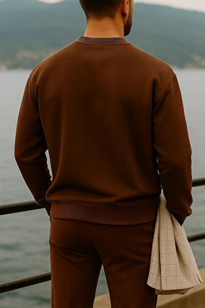 COMBİNE MİCHAİL Ανδρικό πουλόβερ με χοντρό λαιμόκοψη σε χαλαρό καφέ χρώμα