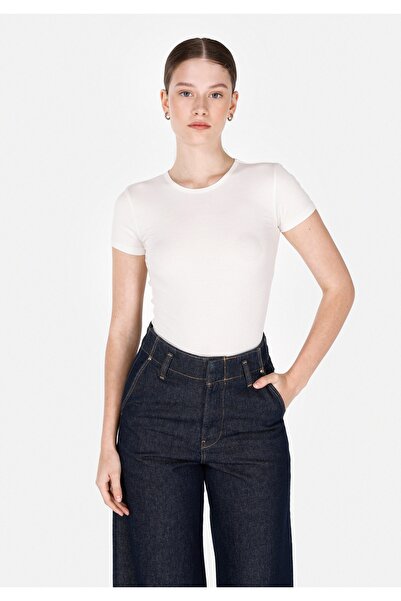 Colin's Slim Fit στρογγυλή λαιμόκοψη μονόχρωμη γυναικεία εκρού κοντομάνικη μπλούζα