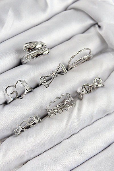 shopwave مجموعة خواتم نسائية من حجر الزركون والنحاس على شكل قلب ولون فضي