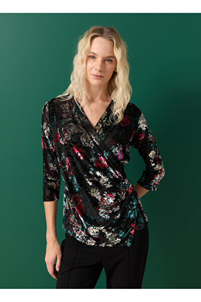 Selen Kruvaze Yaka Çiçek Desenli Siyah Kadın Bluz 25KSL8277