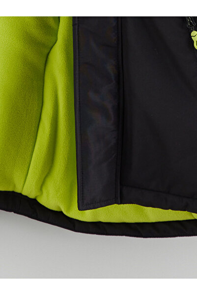 LC Waikiki Özmarka Yeni Sezon Kapüşonlu Erkek Çocuk Mont