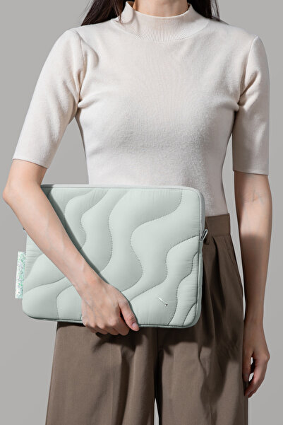 Tomtoc حافظة كمبيوتر محمول من سلسلة تيرا مقاس 15 بوصة باللون الأخضر - A27E3T2