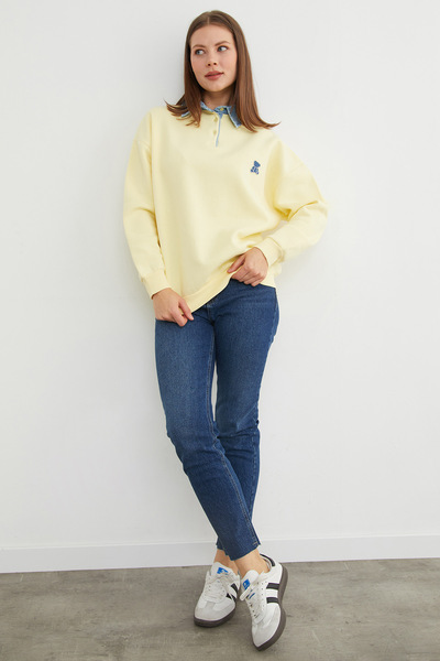 Fulla Moda Φούτερ με λεπτομέρεια από τζιν με κέντημα με 3 κλωστές με λαιμόκοψη πόλο