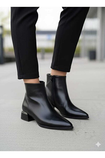 Weynes Women's Black Leather Plain 3 cm Heeled Pointed Toe Boots Wsb1164