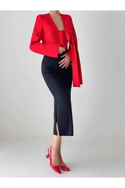 Coral سترة قصيرة بفيونكة 3000 أحمر