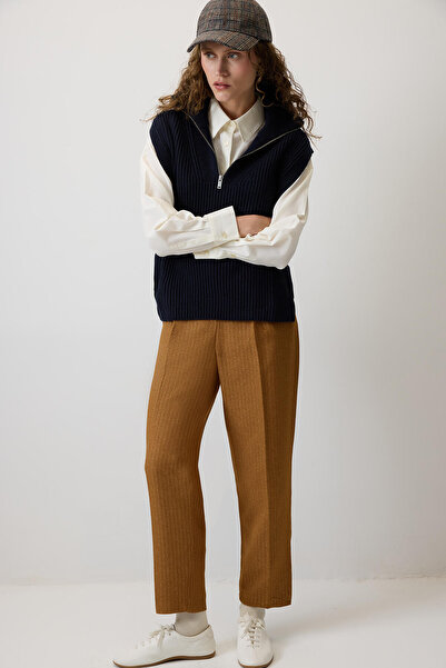 Touché Privé Striped Pleated Pant