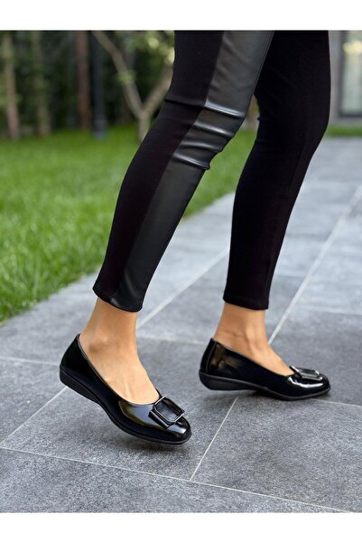 DİVA Siyah Rugan Deri Tokalı Kadın Günlük Ayakkabı