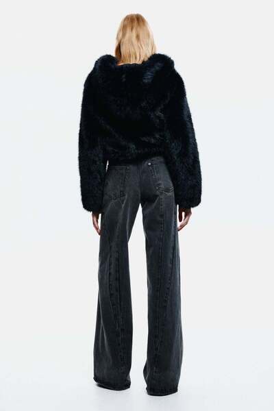 H&M جينز بتفاصيل الدرزات