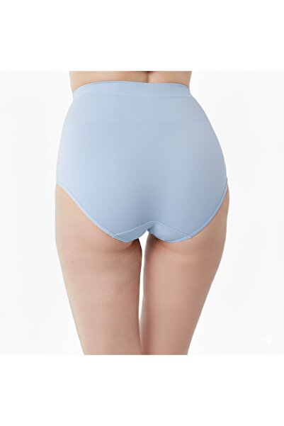 Silvy Hi Panty Selfie