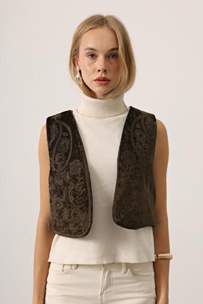 essenzaclothing سترة مطرزة مخملية - كاكي