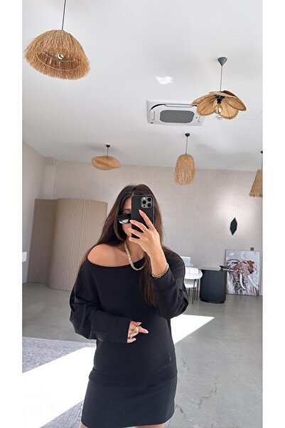 Buket Teke Bluză neagră din modal cu decolteu barca