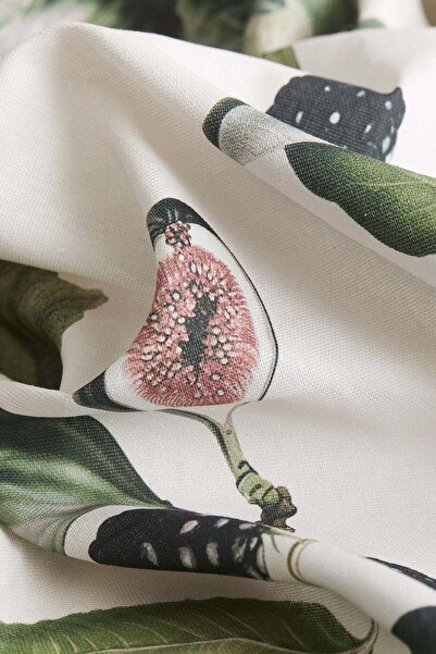 H&M Patterned cotton tablecloth