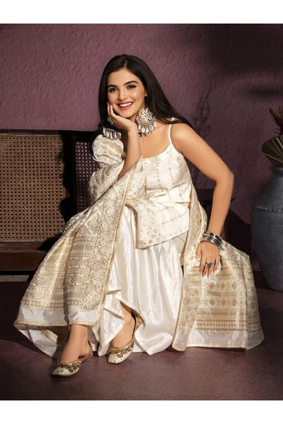 Ishin By Styli Off White Rayon Kurta with Pants and Dupatta Set