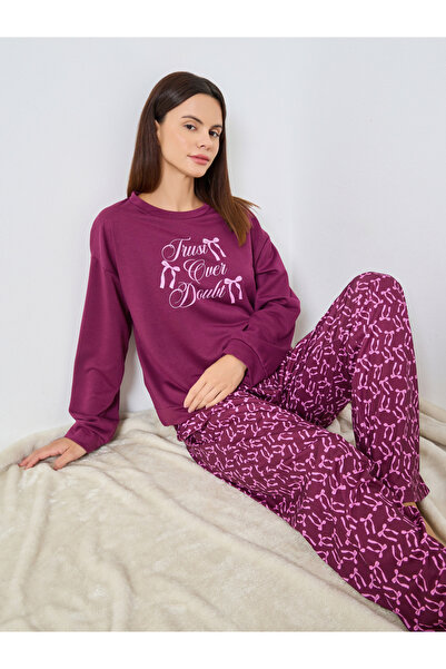 Styli Bow Slogan Print Sweatshirt and Pyjama Set