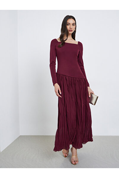 Styli Maroon Solid Pleated A-Line Maxi Dress