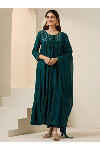 Ishin By Styli Green Cotton Kurta with Pant and Dupatta Set