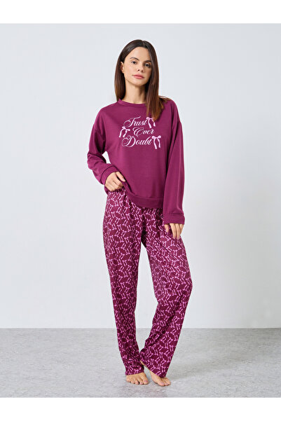 Styli Bow Slogan Print Sweatshirt and Pyjama Set