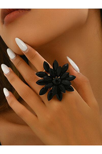 Take Two By Styli Black Flower Statement Ring