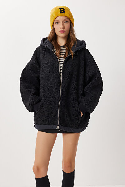 Lovelyİstanbul Oversized Hooded Contrast Plush Coat Lfg0172 Black