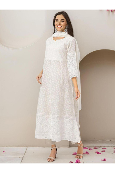 Ishin By Styli Off White Cotton Kurta with Pants and Dupatta Set