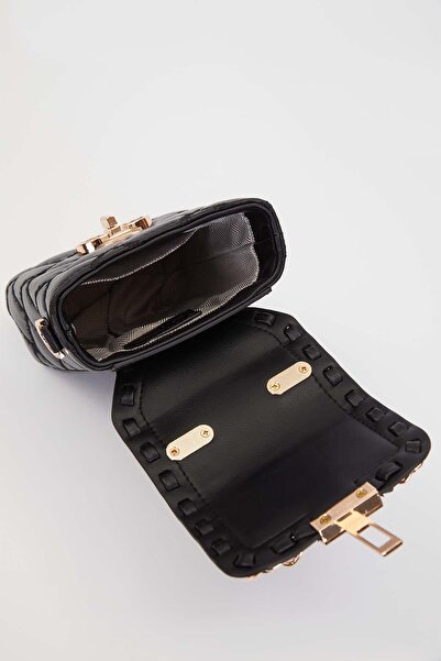 Levidor Black Rectangular Shape Handbag
